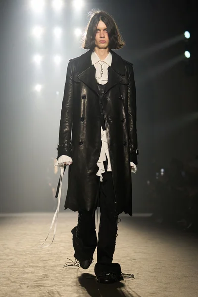 Look 8